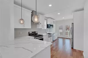 1010 California Pl S, Island Park, NY 11558 - Photo 9