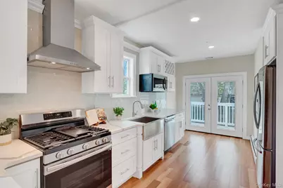 1010 California Place S, Island Park, NY 11558 - Photo 13