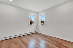 1010 California Pl S, Island Park, NY 11558 - Photo 13