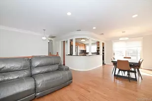 332 Sea Cliff St, Islip Terrace, NY 11752 - Photo 7