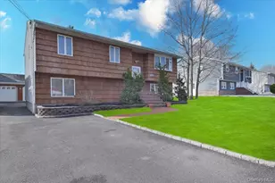 332 Sea Cliff St, Islip Terrace, NY 11752 - Photo 3