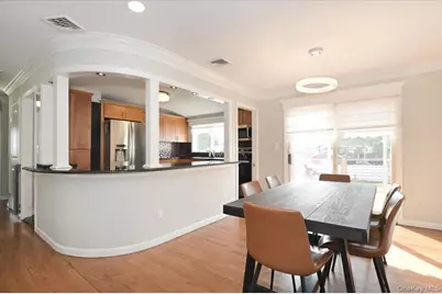 332 Sea Cliff Street, Islip Terrace, NY 11752 - Photo 9