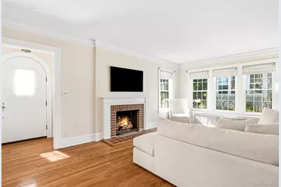 72 Hawley Avenue, Port Chester, NY 10573 - Photo 5