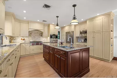 12 Hampton Road, Port Washington, NY 11050 - Photo 11