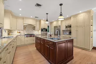 12 Hampton Rd, Port Washington, NY 11050 - Photo 11