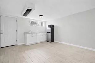 179-04 Selover Rd, Jamaica, NY 11434 - Photo 25