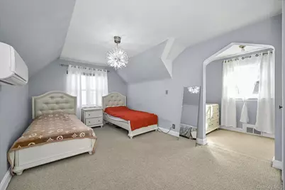 18432 Cambridge Road, Jamaica, NY 11432 - Photo 15