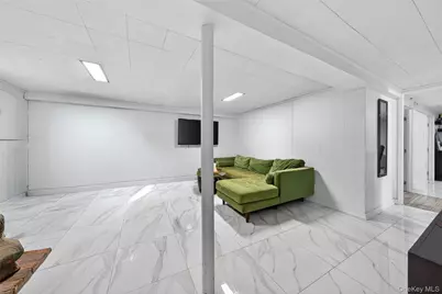 650 Northern Parkway, Uniondale, NY 11553 - Photo 23