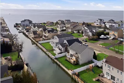 141 Annuskemunnica Road, Babylon, NY 11702 - Photo 41