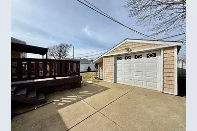 68 Robert Street, Freeport, NY 11520 - Photo 11