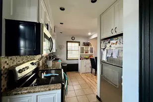 68 Robert St, Freeport, NY 11520 - Photo 5