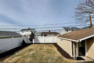 68 Robert St, Freeport, NY 11520 - Photo 9