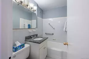 60 Knolls Crescent, Bronx, NY 10463 - Photo 17