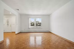 21 Apple Blossom Ln, Patchogue, NY 11772 - Photo 3