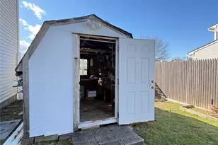 21 Apple Blossom Ln, Patchogue, NY 11772 - Photo 35