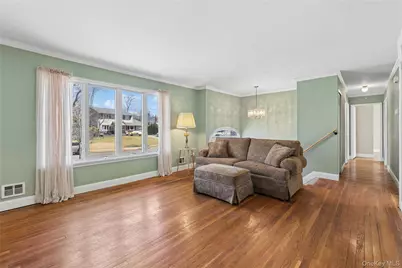 14 Wenmore Road, Commack, NY 11725 - Photo 3