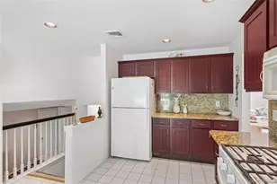 12 Stone Gate Ct, Smithtown, NY 11787 - Photo 11