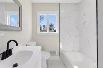 236 Vermont Avenue, Bay Shore, NY 11706 - Photo 25