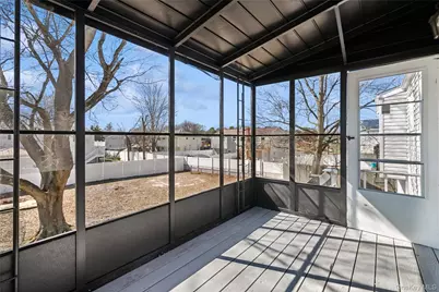 236 Vermont Avenue, Bay Shore, NY 11706 - Photo 27