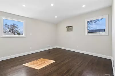 236 Vermont Avenue, Bay Shore, NY 11706 - Photo 15