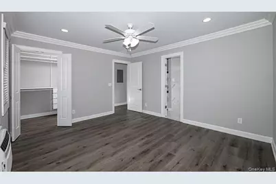 164 W Montauk Highway #3, Hampton Bays, NY 11946 - Photo 5