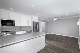 164 W Montauk Hwy, Hampton Bays, NY 11946 - Photo 3