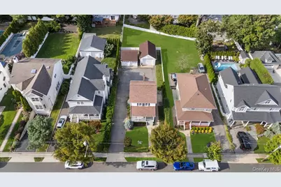 33 Avenue B Avenue, Port Washington, NY 11050 - Photo 31