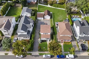 33 Ave B Ave, Port Washington, NY 11050 - Photo 31