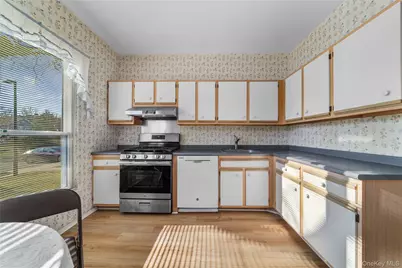 738 Birchwood Park Drive, Middle Island, NY 11953 - Photo 9