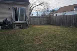 11 Holbrook St, Bay Shore, NY 11706 - Photo 7