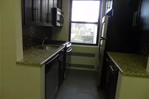 160 S Middle Neck Rd, Great Neck, NY 11021 - Photo 7