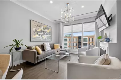 100 Garvies Point Road #1332, Glen Cove, NY 11542 - Photo 3