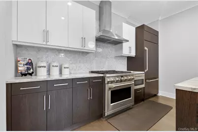 100 Garvies Point Road #1332, Glen Cove, NY 11542 - Photo 11