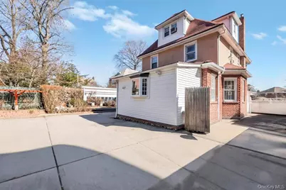 8420 Charlecote Ridge, Jamaica, NY 11432 - Photo 39