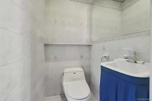 84-20 Charlecote Ridge, Jamaica, NY 11432 - Photo 25