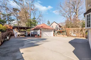 84-20 Charlecote Ridge, Jamaica, NY 11432 - Photo 41