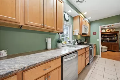 21 King Street, Hampton Bays, NY 11946 - Photo 13