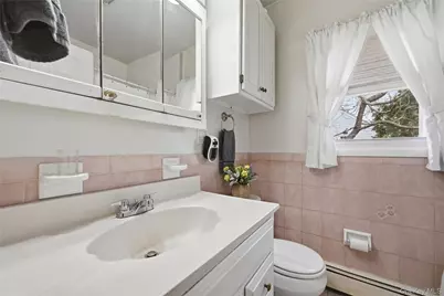 21 King Street, Hampton Bays, NY 11946 - Photo 29