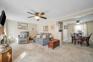 2 Dogwood Ln, Manorville, NY 11949 - Photo 9