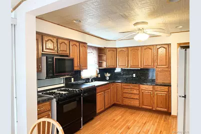 104 Vesper Court, Babylon, NY 11702 - Photo 3