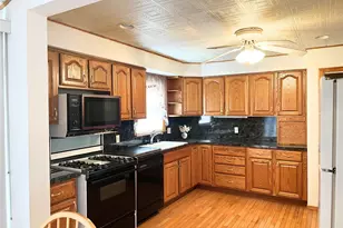 104 Vesper Ct, Babylon, NY 11702 - Photo 3