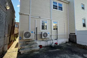 849 E 221st St, Bronx, NY 10467 - Photo 21