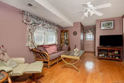 15 Elaine Place, Plainview, NY 11803 - Photo 5