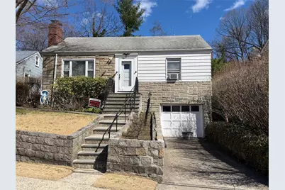 207 Morsemere Avenue, Yonkers, NY 10703 - Photo 1