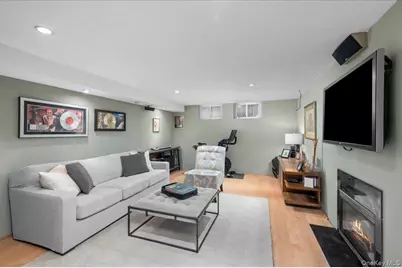 199 Hickory Grove Drive E, Larchmont, NY 10538 - Photo 41