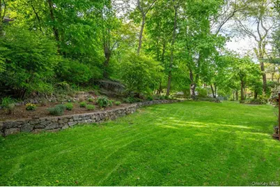 199 Hickory Grove Drive E, Larchmont, NY 10538 - Photo 7