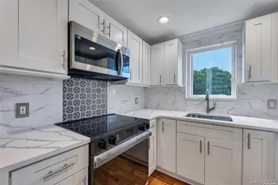 177 Waverly Avenue #Second Floor, Patchogue, NY 11772 - Photo 11