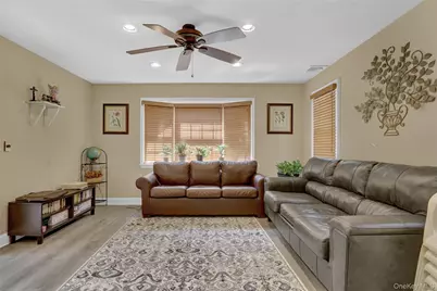 121 6th Street, Hicksville, NY 11801 - Photo 3