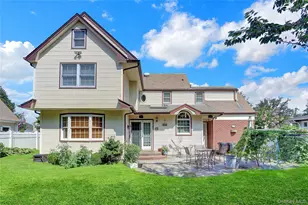 121 6th St, Hicksville, NY 11801 - Photo 25