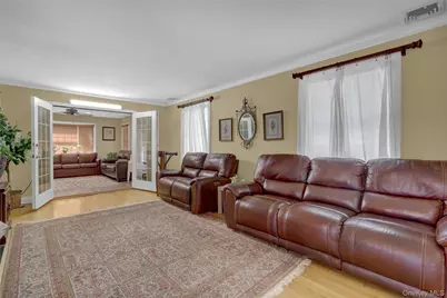 121 6th Street, Hicksville, NY 11801 - Photo 7